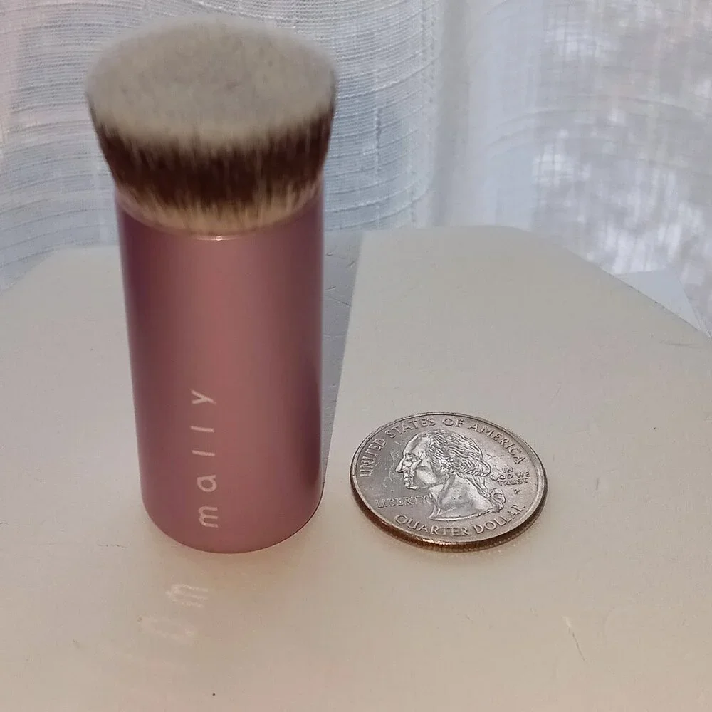 Mally mini travel 2.5 inch flat top foundation brush NEW